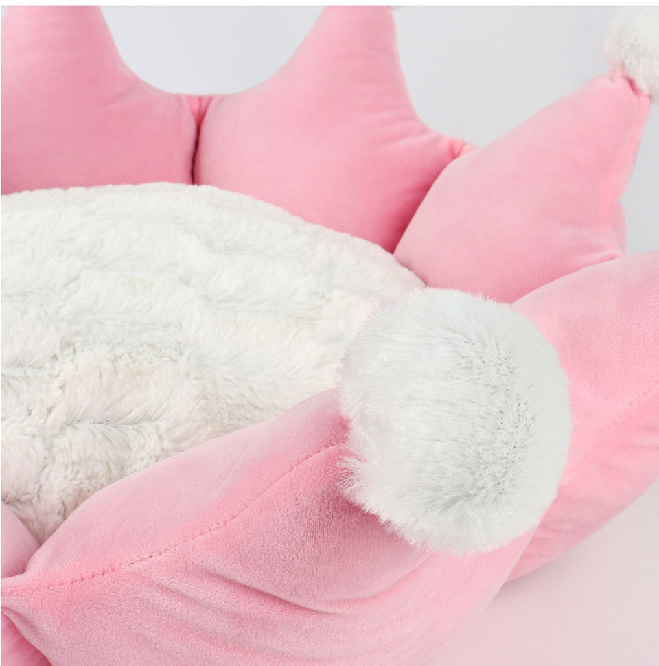 Fashion Crown Soft Dog Bed