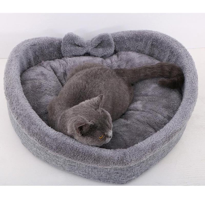 Cute Heart Shaped  Cat Bed